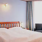 扎泰茨兹莱提列弗酒店 4*