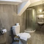 ズラティ レヴ 4*