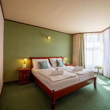 Zlaty Lev Hotell 4*