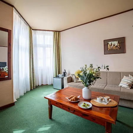 Zlaty Lev Hotell 4*