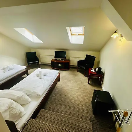Zlaty Lev Hotel 4*