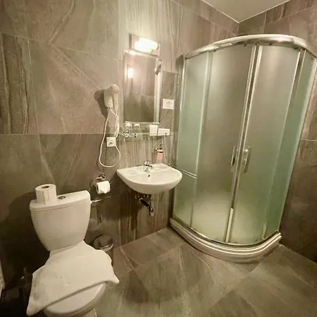 Zlaty Lev 4*