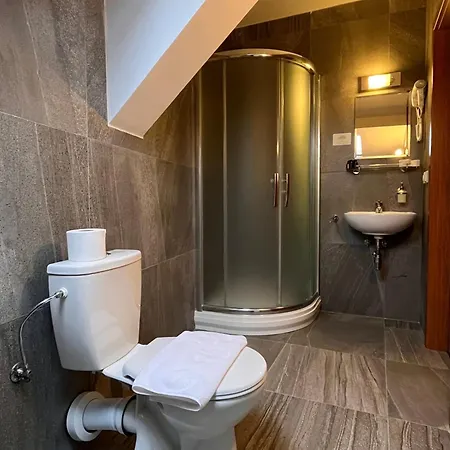 Zlaty Lev 4*